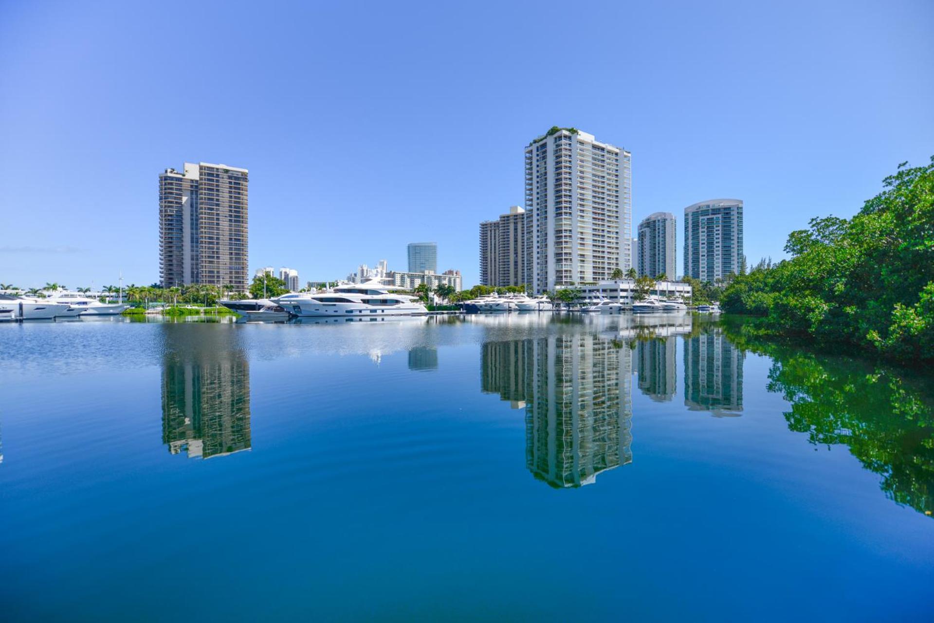 Lux Condo At Yacht Club 10 Min From Beach Miami Eksteriør bilde